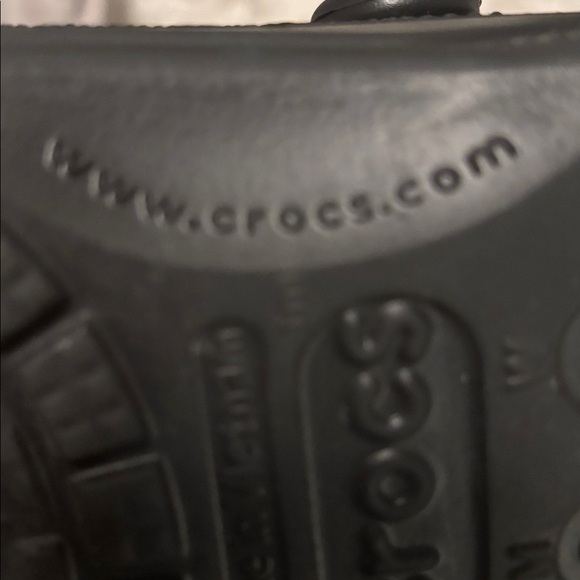 Make offer! NWOT CROCS Black Slippers Colorful Charms heel straps Men 9 Woman 11 - Picture 11 of 16